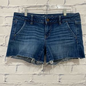 American Eagle Denim Stretch shorts 💙 Size 10 with back flap pockets